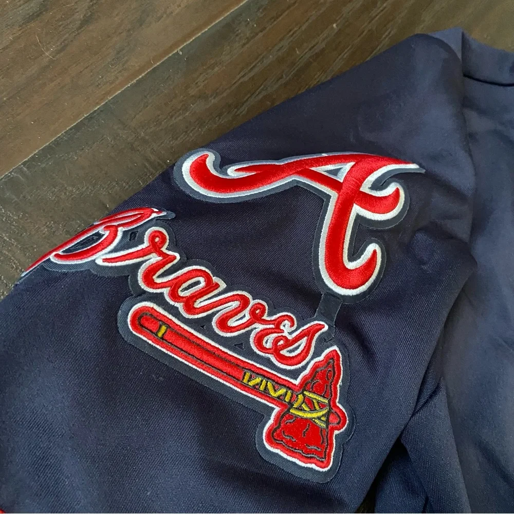 🎉 Host Pick 🎉 Atlanta Braves Pro Luxury 2-Piece Jacket & Joggers Tracksuit - Picture 5 of 16